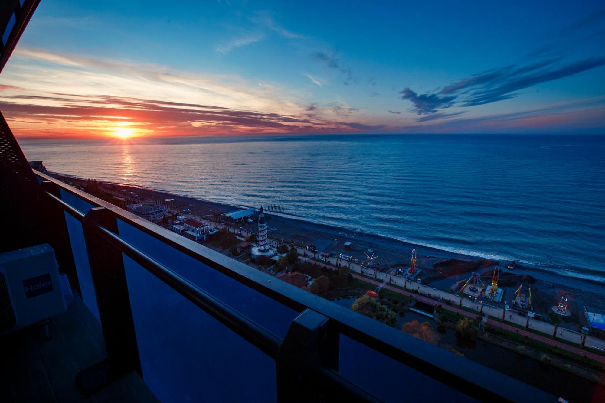 Panorama Batumi Beach Resort Exterior photo